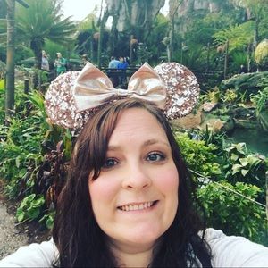 Meet your Posher, Hilary